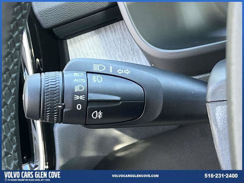 Used 2025 Volvo XC40 B5 Ultra w/ Climate Package image 23