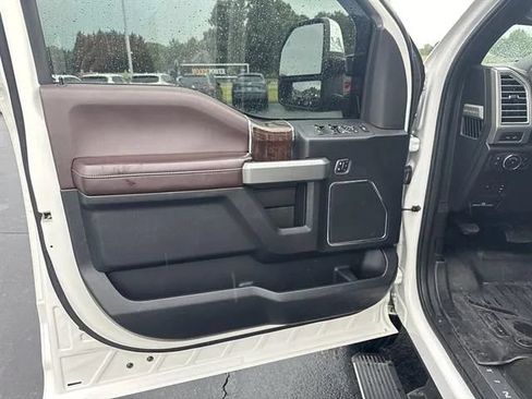Used 2017 Ford F250 Platinum w/ Platinum Ultimate Package AWD/4WD image 7