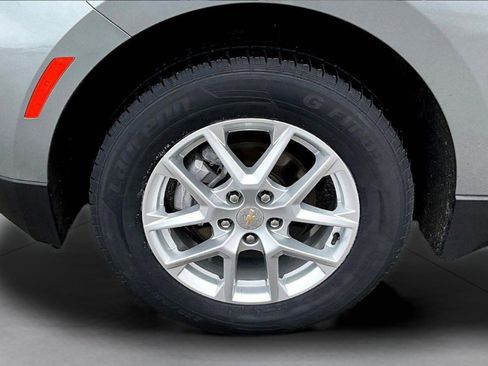 Used 2023 Chevrolet Equinox LT w/ Driver Convenience Package image 32