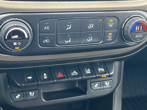 Certified 2021 GMC Canyon Denali image 17