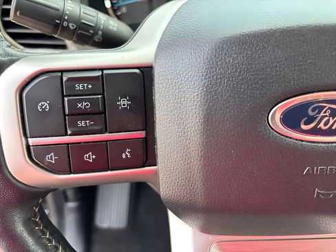 Used 2024 Ford Expedition XLT RWD image 14