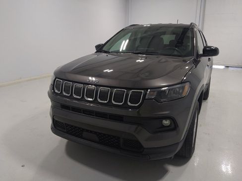 Used 2022 Jeep Compass Latitude w/ Convenience Group AWD/4WD image 15