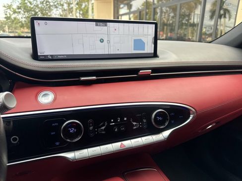 Used 2023 Genesis GV70 2.5T w/ Sport Prestige Package image 17