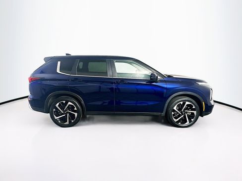Used 2024 Mitsubishi Outlander SE image 10