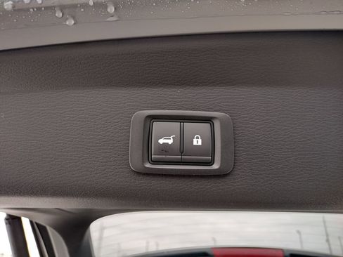 New 2026 Mitsubishi Outlander SE image 25