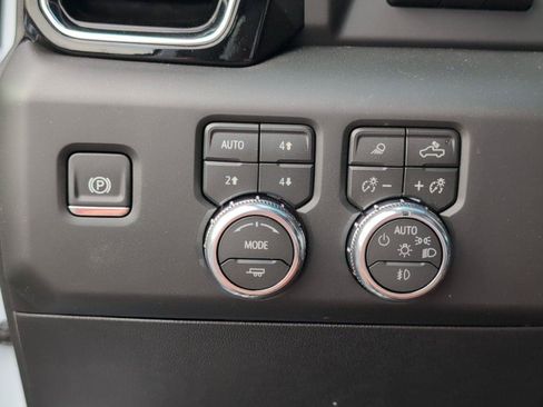 New 2026 GMC Sierra 3500 Denali Ultimate AWD/4WD image 30