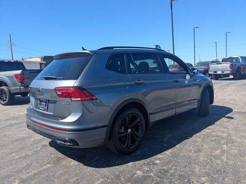 Used 2023 Volkswagen Tiguan SE R-Line AWD/4WD image 10