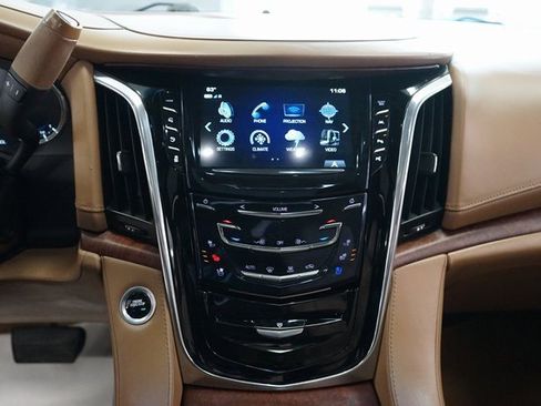 Used 2017 Cadillac Escalade Platinum image 8