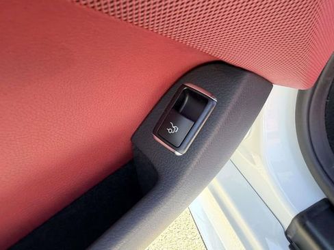 Used 2018 Mercedes-Benz SL 550 image 18