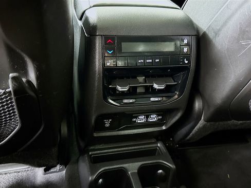 Used 2021 Jeep Grand Cherokee L Limited AWD/4WD image 13