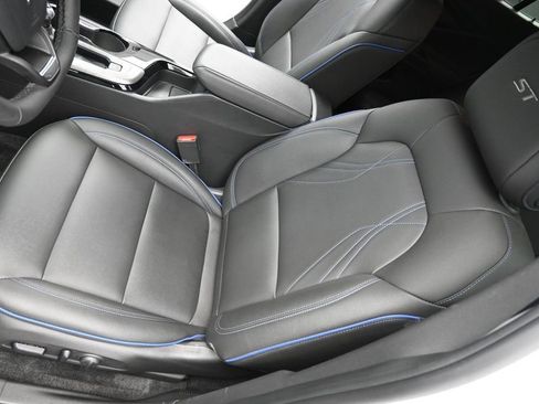 Used 2024 Buick Envista Sport Touring w/ Convenience I Package FWD image 11