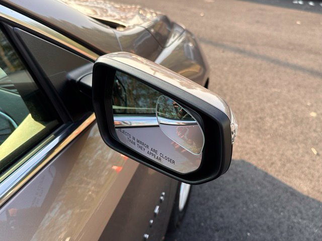 Used 2018 Chevrolet Malibu LT FWD image 14