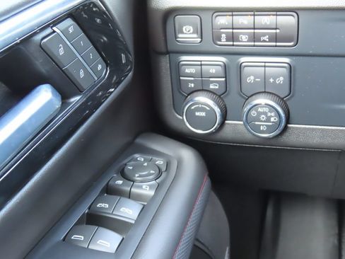 Used 2025 Chevrolet Tahoe RST w/ Comfort Package AWD/4WD image 12