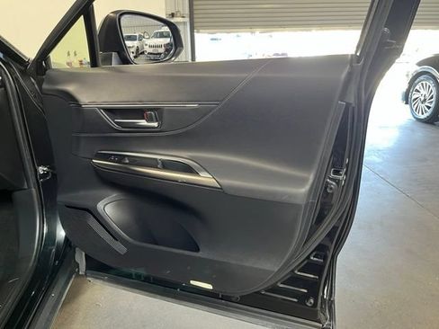 Used 2021 Toyota Venza XLE w/ Carpet Mat Package (TMS) AWD/4WD image 12