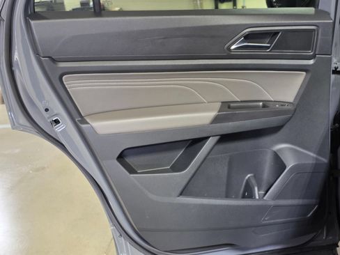 Used 2023 Volkswagen Atlas Cross Sport SE w/ Panoramic Sunroof Package AWD/4WD image 10