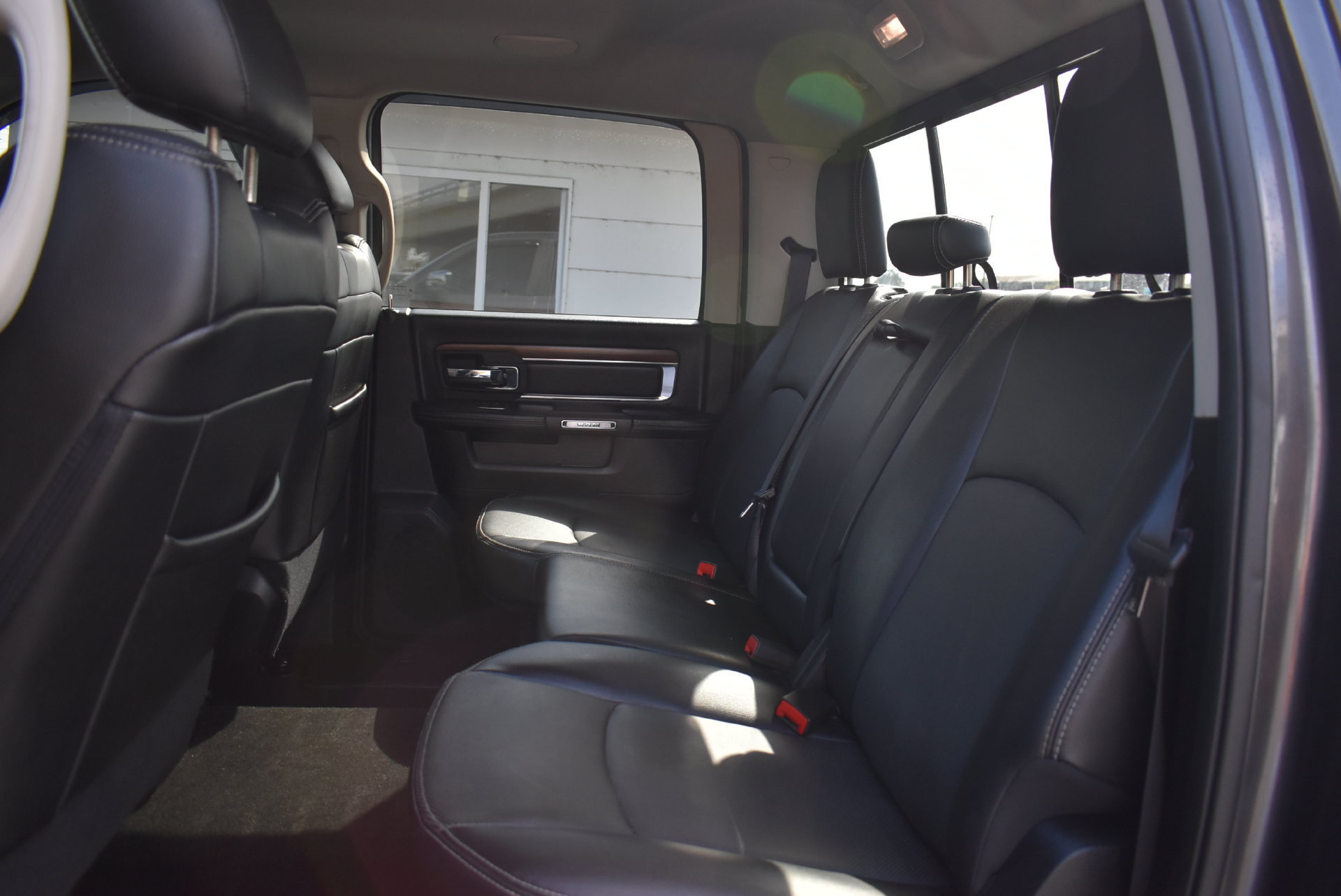 Used 2016 RAM 1500 Laramie AWD/4WD image 16