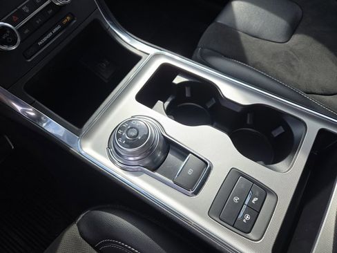 Certified 2022 Ford Edge ST w/ Equipment Group 401A image 18