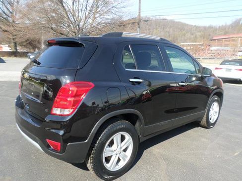 Used 2019 Chevrolet Trax LT w/ LT Convenience Package image 6