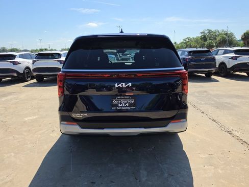New 2027 Kia Carnival LX FWD image 7