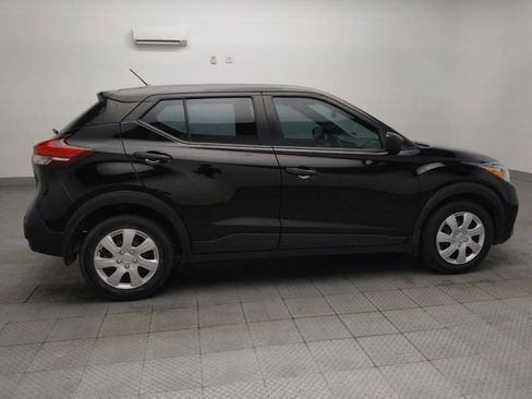 Used 2020 Nissan Kicks S FWD image 10