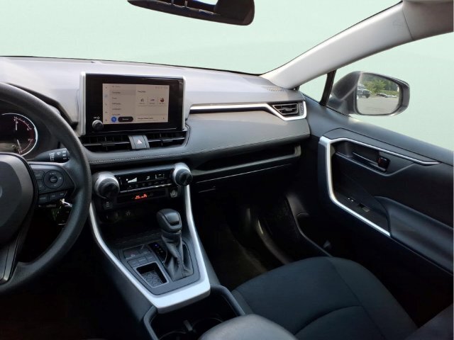 Used 2024 Toyota RAV4 LE FWD image 18