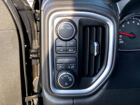 Used 2021 Chevrolet Silverado 1500 LT AWD/4WD image 32