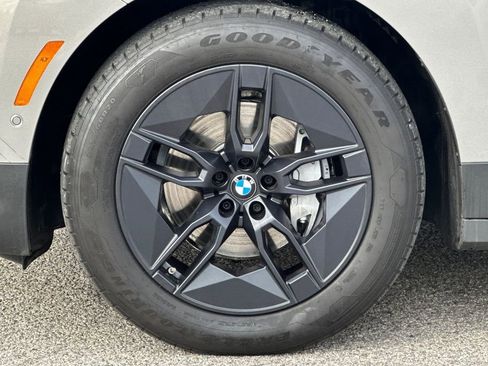 Used 2023 BMW iX xDrive50 w/ Premium Package image 33