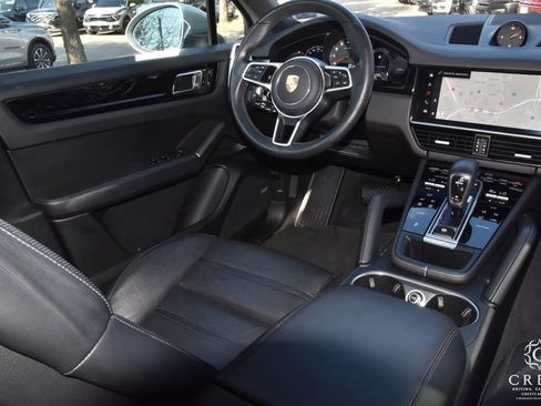 Used 2023 Porsche Cayenne image 8