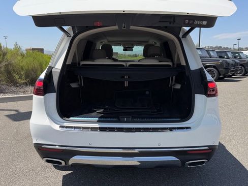 Used 2025 Mercedes-Benz GLS 450 4MATIC image 13