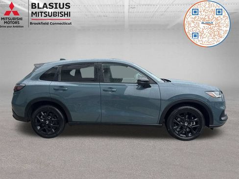 Used 2023 Honda HR-V Sport image 4
