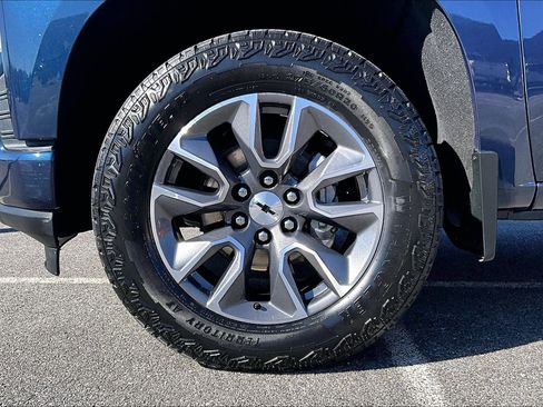 Used 2021 Chevrolet Silverado 1500 RST image 9