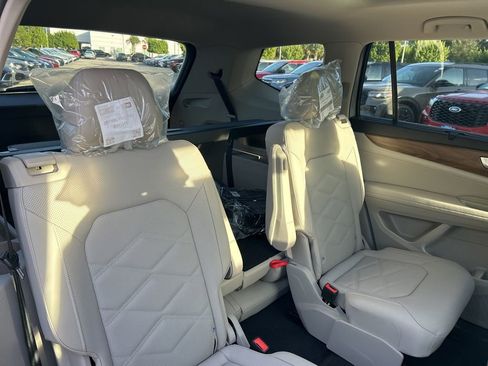 New 2026 Volkswagen Atlas SE image 45