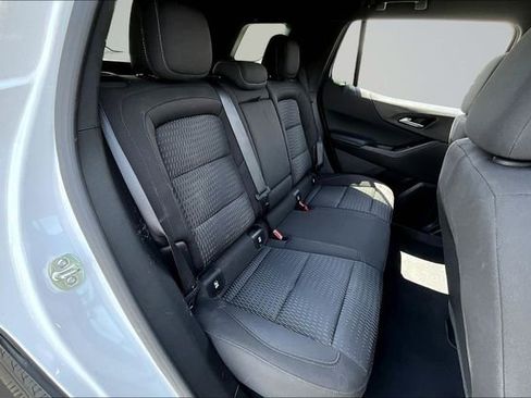 Used 2025 Chevrolet Equinox LT image 24