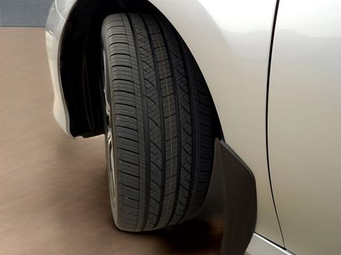 Used 2024 Toyota Camry XLE image 8