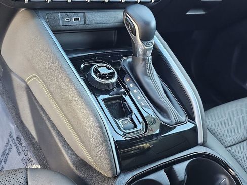 Used 2023 Chevrolet Colorado ZR2 w/ ZR2 Convenience Package III image 31