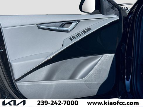 New 2026 Kia Niro EX image 21