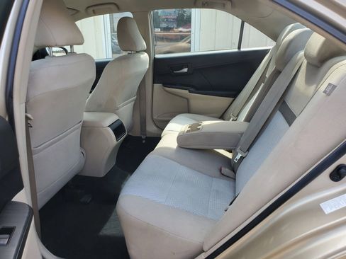 Used 2012 Toyota Camry LE FWD image 22