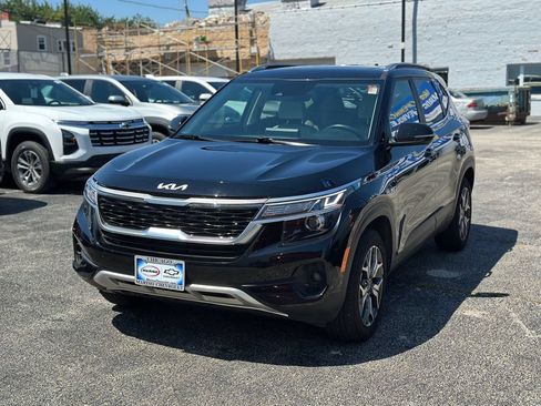 Used 2023 Kia Seltos EX AWD/4WD image 7