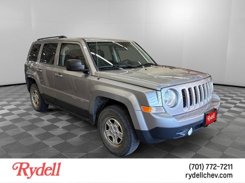 Used 2015 Jeep Patriot Sport w/ Power Value Group AWD/4WD image 4