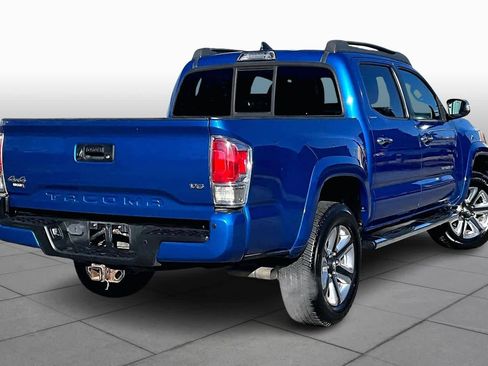 Used 2016 Toyota Tacoma Limited image 11
