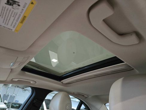 Used 2018 Mercedes-Benz C 300 4MATIC Sedan image 29