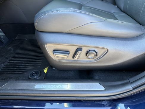 Certified 2023 Toyota Venza Limited image 20