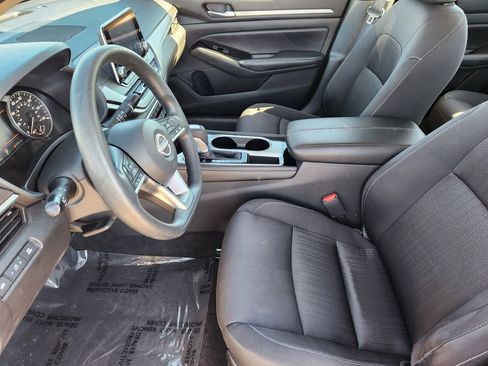 Used 2023 Nissan Altima 2.5 SV image 14
