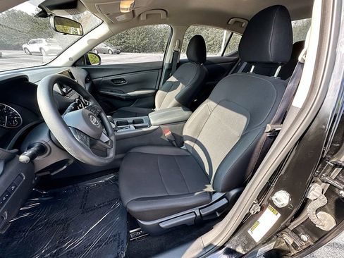Used 2025 Nissan Sentra S FWD image 26