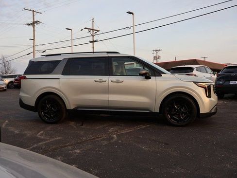 New 2026 Kia Carnival SX Prestige FWD image 8