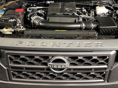 Used 2024 Nissan Frontier SV w/ Technology Package RWD image 12