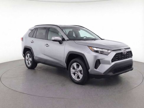Used 2025 Toyota RAV4 XLE w/ Convenience Package image 3