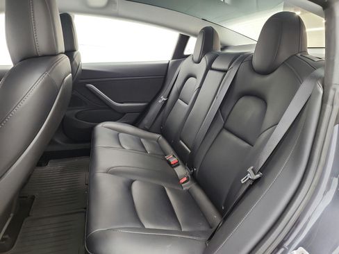 Used 2018 Tesla Model 3 Long Range RWD image 14