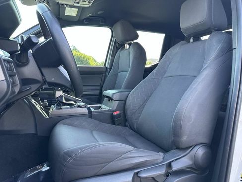 Used 2024 Toyota Tacoma SR5 w/ SR5 Upgrade Package AWD/4WD image 23