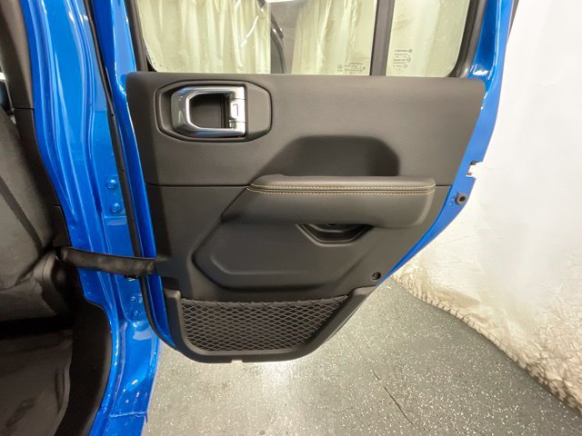 New 2026 Jeep Wrangler Unlimited Sahara w/ Whitecap Package AWD/4WD image 24